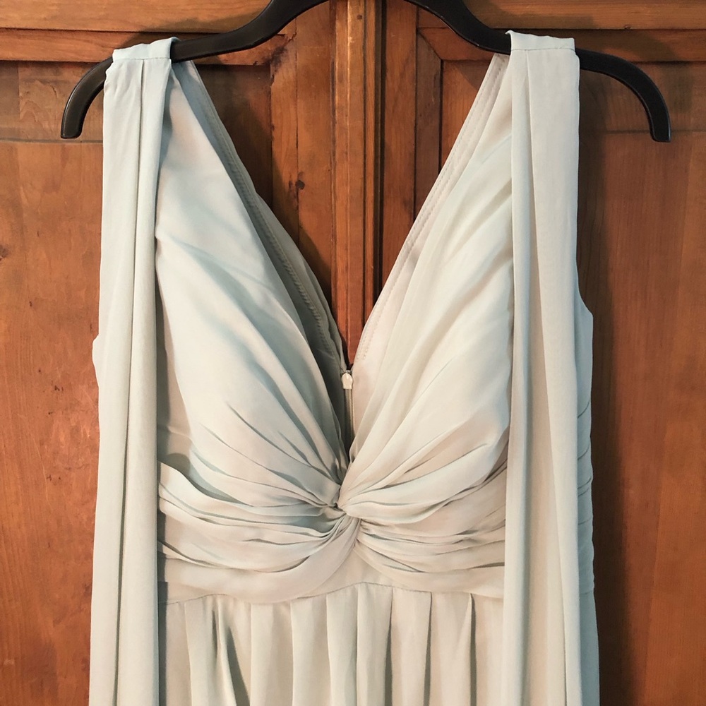 Elegant Light Green Sleeveless Dress